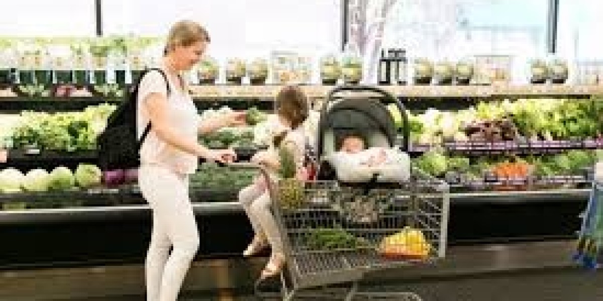 Essential tips for grocery shopping with a baby